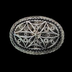 Vintage Palestinian Sterling Silver Oval Openwork Floral Filigree Brooch